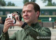 Дмитрий Медведев не будет отказываться от iPhone и iPad