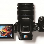 Флагманская системная камера Samsung NX30 поступает в продажу
