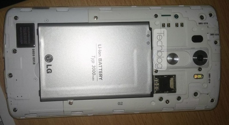 LG G3: съемный аккумулятор и microSD