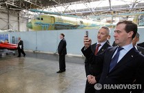 Дмитрий Медведев не будет отказываться от iPhone и iPad