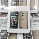 Огромный смартфон HTC цвета шампанского