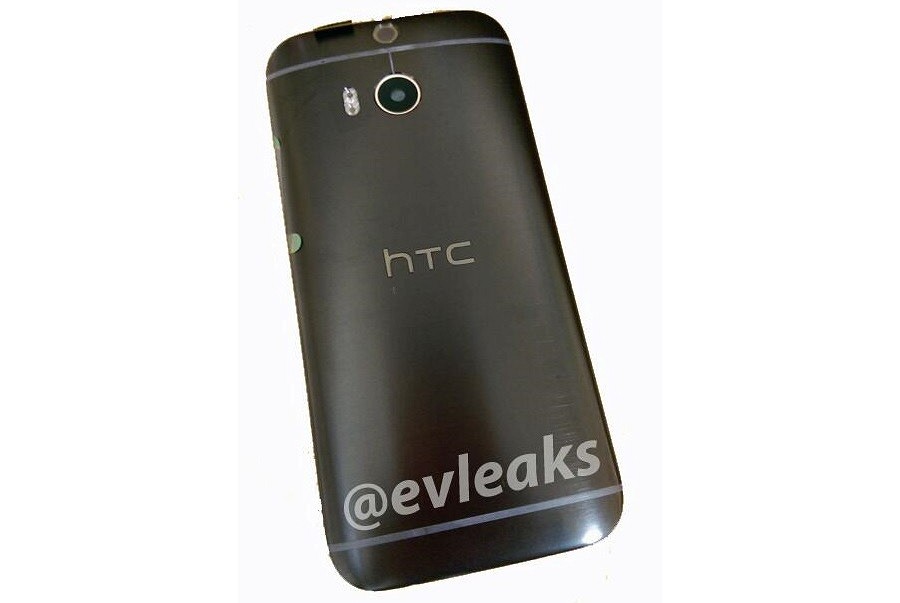 Черный HTC One (M8) и желтый Google Nexus 5