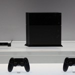 Microsoft Xbox One и Sony PlayStation 4, живые фото