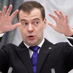Медведев считает, что YotaPhone безопаснее iPhone