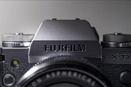 FUJIFILM представила фотоаппараты X-T1 Graphite Silver Edition и Х100Т