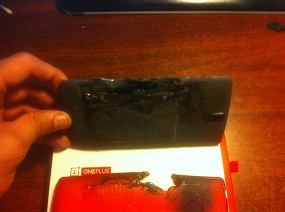 OnePlus One взорвался в кармане пользователя
