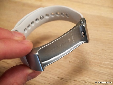 Huawei TalkBand B2: браслет, по которому можно разговаривать