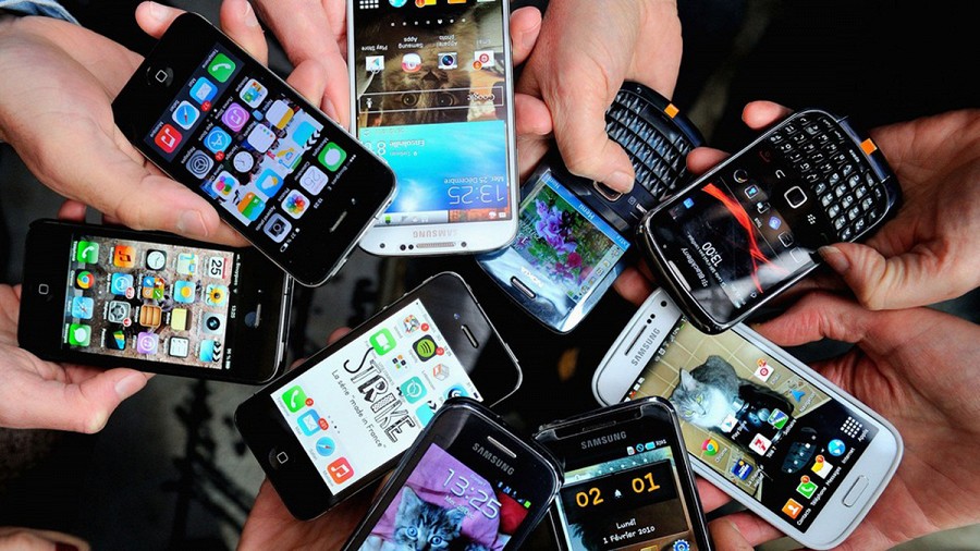 IDC: рынок мобильных телефонов упал на 60% за три месяца