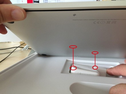 Покупатели жалуются на вмятины в новых Apple MacBook из коробки