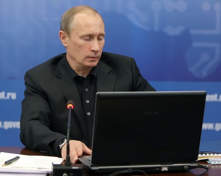 Путин пообещал, что ограничения интернета не будет