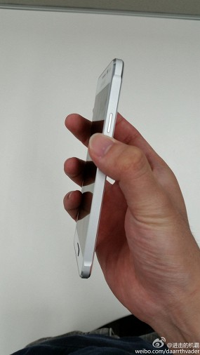«Убийца» iPhone 6 в белом цвете на качественных фото