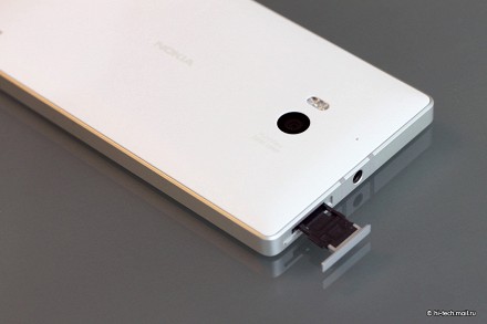 Microsoft объявила о выходе золотых Lumia 830 и Lumia 930