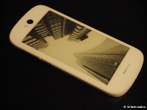Yota Devices на MWC 2015: представлен белый YotaPhone 2