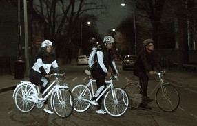 Светоотражающая краска защитит велосипедистов
