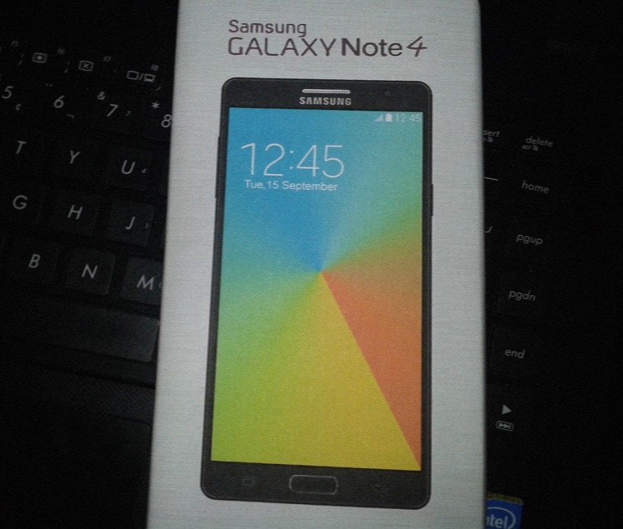 Samsung GALAXY Note 4: первое фото