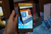 Уникальный японский смартфон Sharp Aquos Crystal 2 на «живых» фото