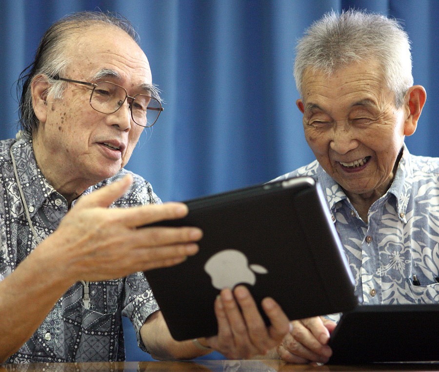 Пожилым японцам раздали 5 млн. бесплатных iPad