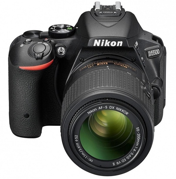 Nikon представила свою первую «зеркалку» с поворотным сенсорным экраном