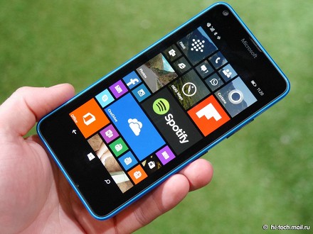 Новейший смартфон Microsoft поступил в продажу в России