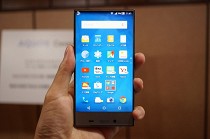 Уникальный японский смартфон Sharp Aquos Crystal 2 на «живых» фото