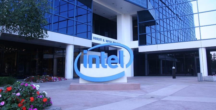 Intel объединяет убыточный мобильный бизнес с компьютерным