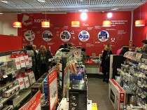 В России ажиотаж в магазинах: огромные очереди за техникой даже ночью