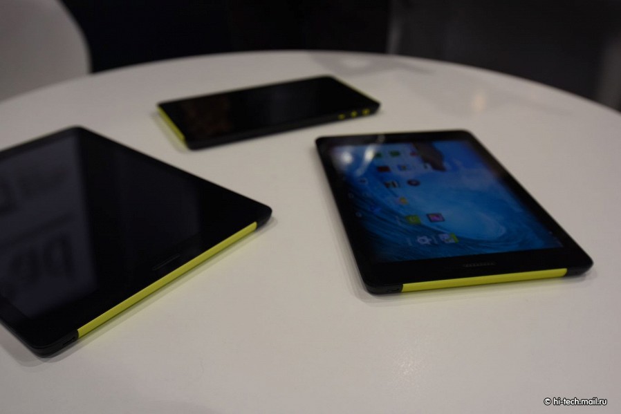 PocketBook на IFA 2014: фэшн-ридер и планшеты SURFpad 4