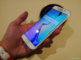 Samsung GALAXY S6 edge на MWC 2105: топовый смартфон с необычным экраном