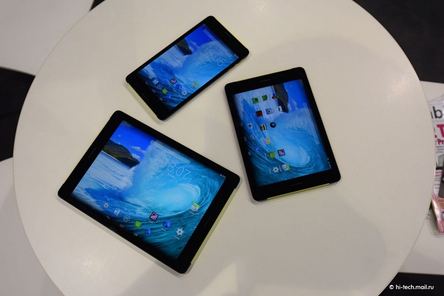 PocketBook на IFA 2014: фэшн-ридер и планшеты SURFpad 4