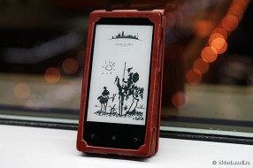 Обзор Onyx Phone e45 Barcelona: смартфон и ридер в одном лице