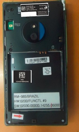«Живые» фотографии и характеристики Nokia Lumia 830