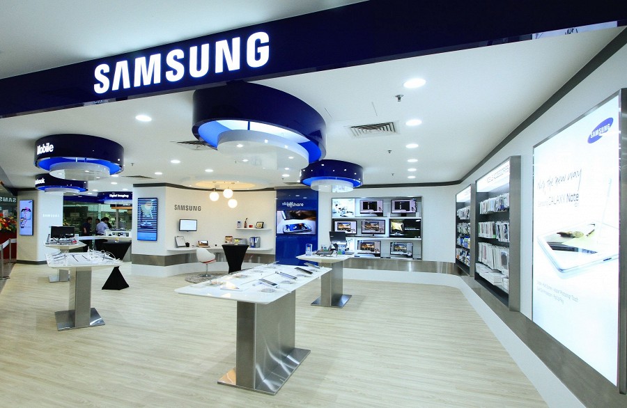 В России резко выросли цены на популярный смартфон Samsung