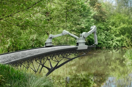 В Амстердаме на 3D-принтере напечатают мост над каналом