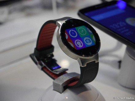 Alcatel на CES 2015: умные часы OneTouch Watch