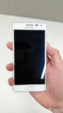 «Убийца» iPhone 6 в белом цвете на качественных фото