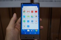 Уникальный японский смартфон Sharp Aquos Crystal 2 на «живых» фото