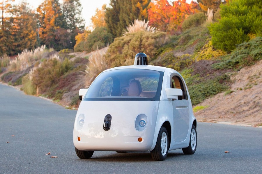Google обезопасит пешеходов от самоходных автомобилей