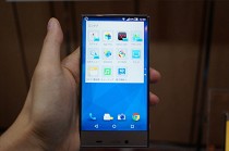 Уникальный японский смартфон Sharp Aquos Crystal 2 на «живых» фото