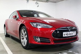 Tesla откроет первую в мире станцию замены аккумуляторов