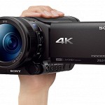 Sony Handycam FDR-AX100E — самая компактная и легкая любительская 4К-видеокамера