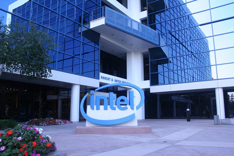 Выручка мобильного подразделения Intel обрушилась на 85%