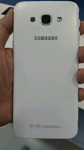 Утечка: самый тонкий смартфон Samsung на «живых» фото